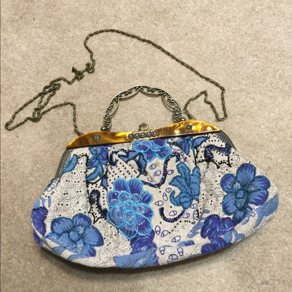 . Handbags - Victorian Style Beaded Purse w/Bakelite Handles